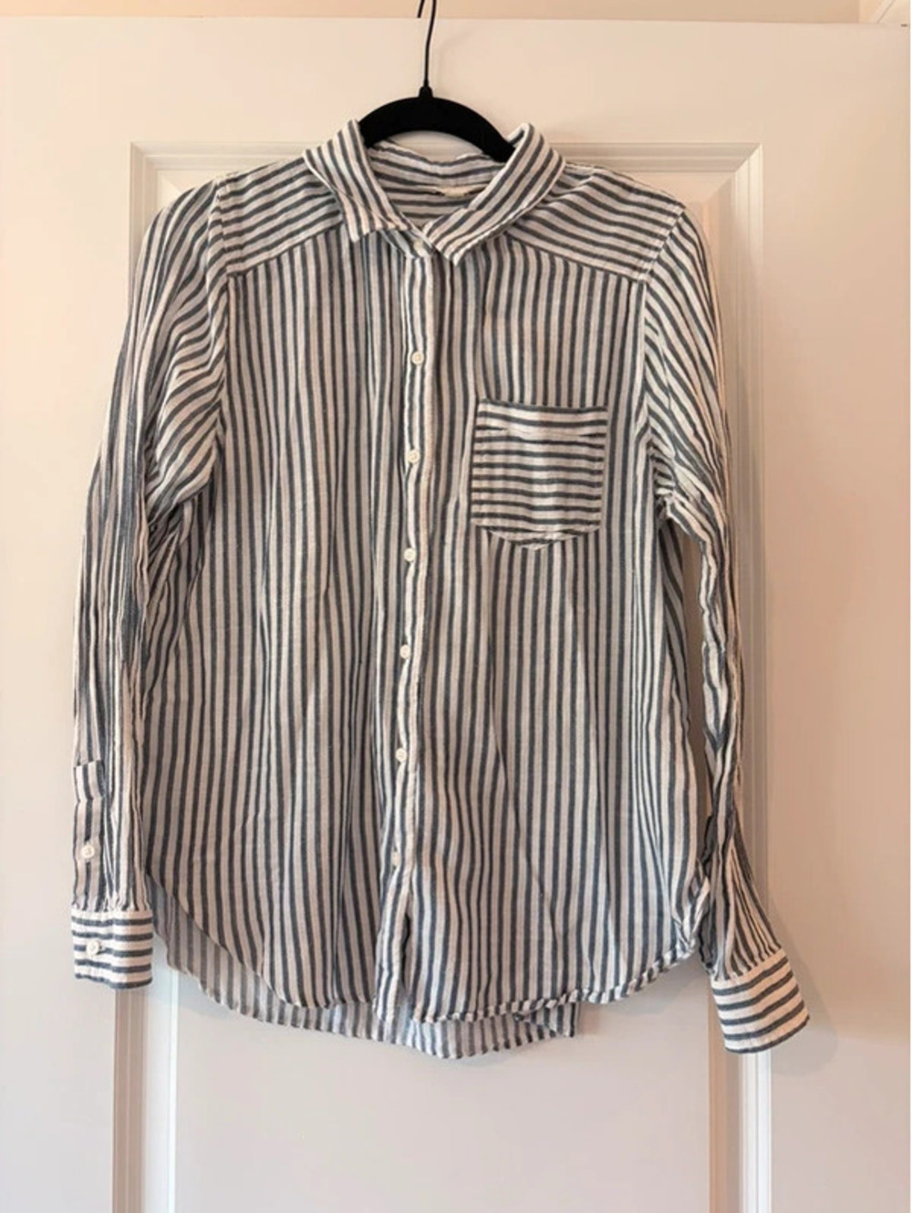 Lucky Brand Women’s Medium Blue White Striped Button Down Shirt